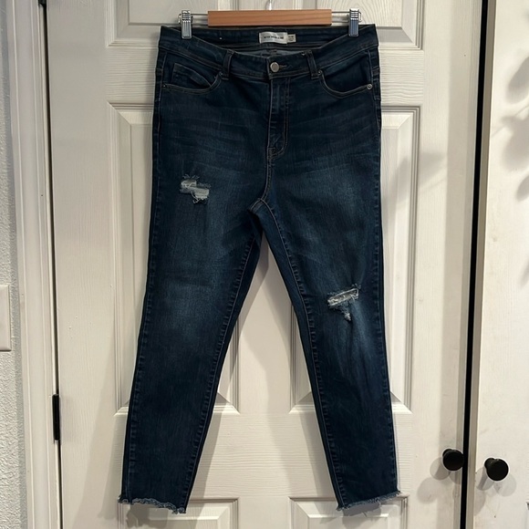 Never Dream Alone brand size 11/30 jeans - Picture 1 of 4